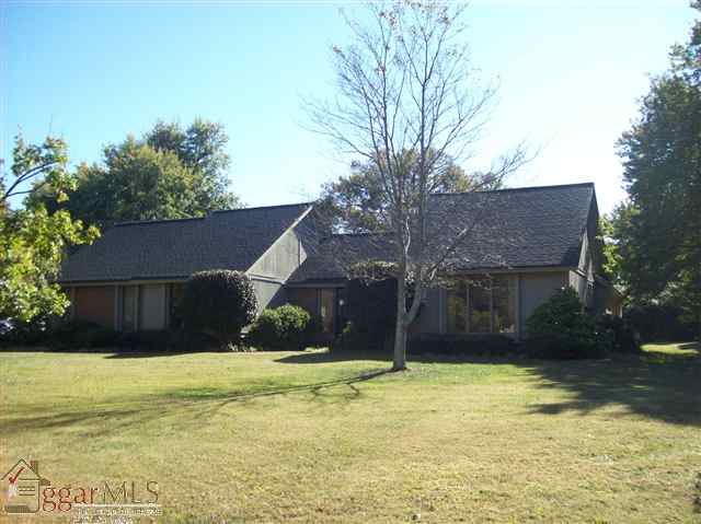 136 Coventry Road Greenville, SC 29615 - Photo 1 of 25 Gallery Image 1