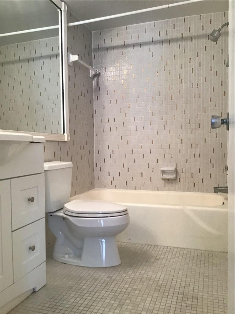 698 Northeast Spanish River Boulevard, Unit 15 Boca Raton, FL 33431 - Photo 13 of 22 Photo 13