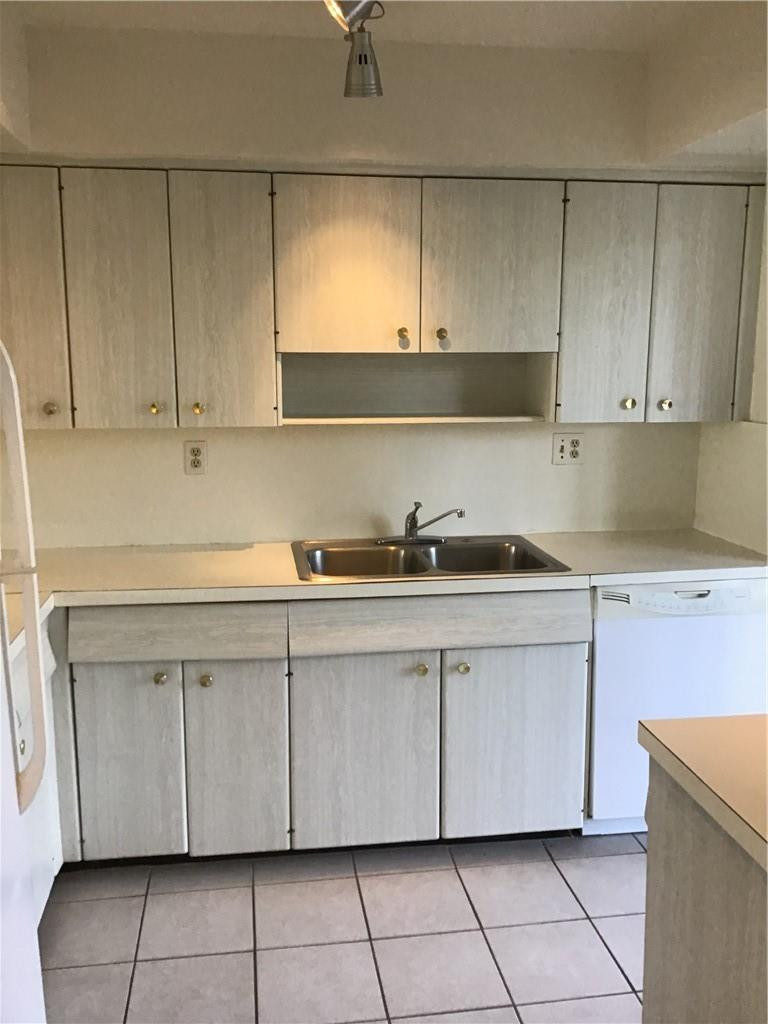 698 Northeast Spanish River Boulevard, Unit 15 Boca Raton, FL 33431 - Photo 6 of 22 Photo 6