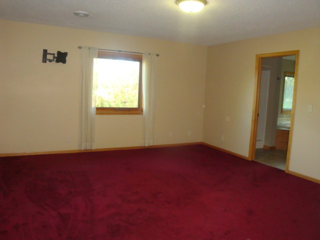 9 West Palkie Road Esko, MN 55733 - Photo 7 of 17 Master Bedroom