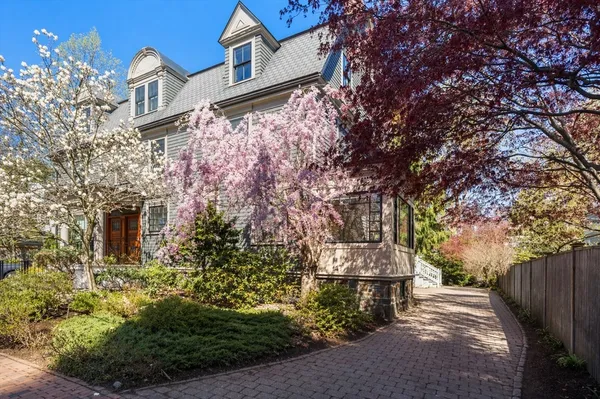 $3,850,000 | 9 Farrar Street, Unit 9, Cambridge, MA 02138