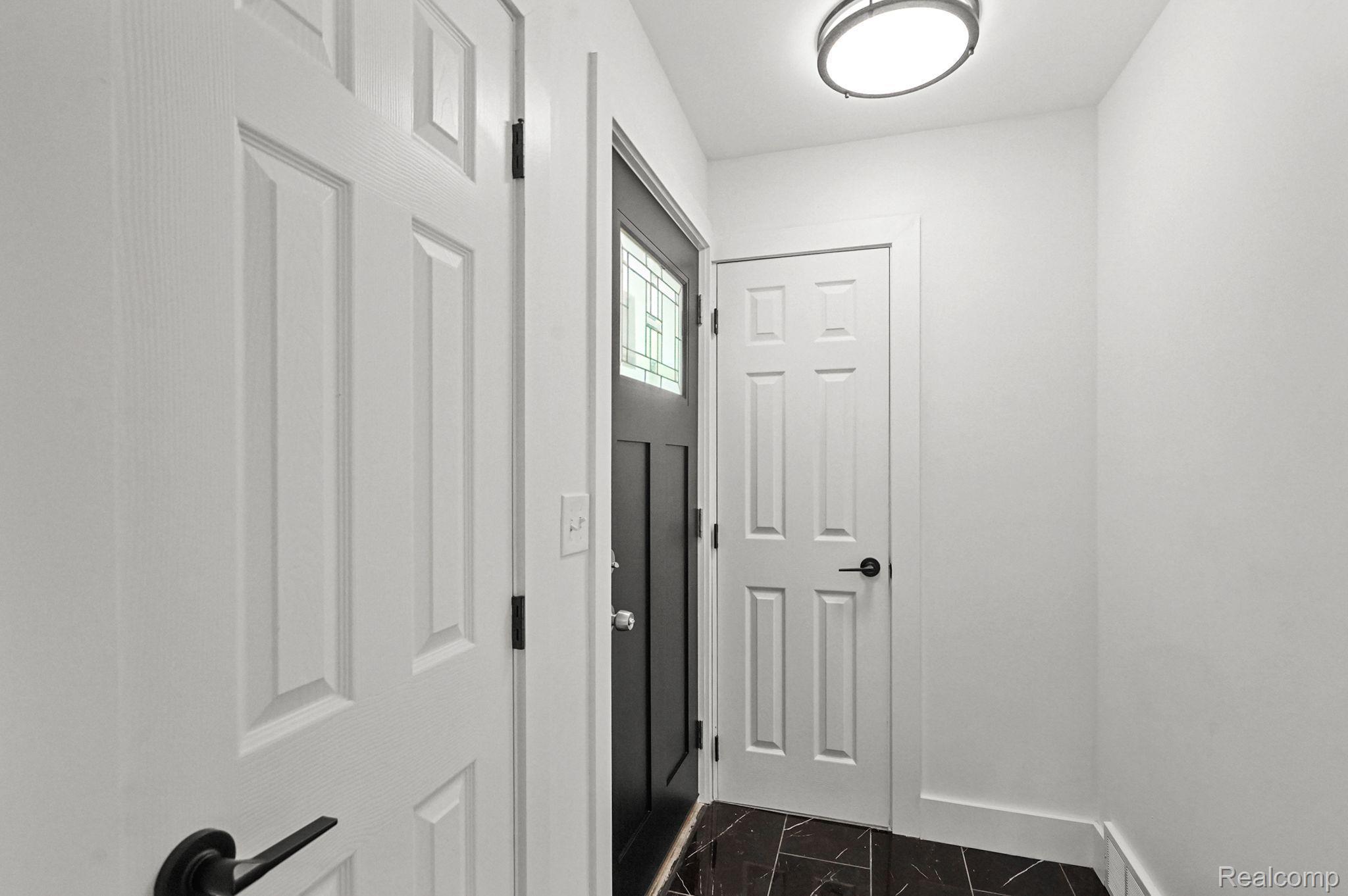 2758 Hillendale Drive Rochester, MI 48309 - Photo 14 of 23 Gallery Image 14