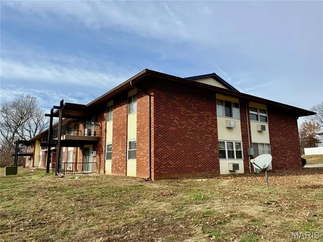 $72,500 | 7601 Hazelcrest Drive, Unit B, Hazelwood, MO 63042