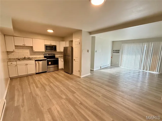 $72,500 | 7601 Hazelcrest Drive, Unit B, Hazelwood, MO 63042