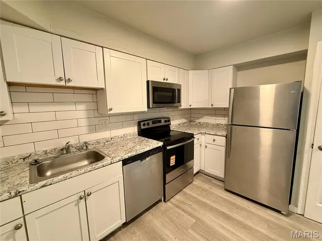 $72,500 | 7601 Hazelcrest Drive, Unit B, Hazelwood, MO 63042