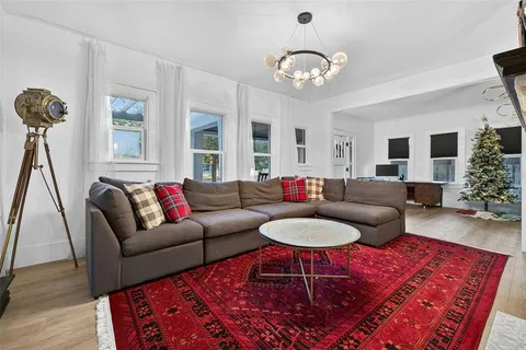 $650,000 | 6566 1st Avenue South, St. Petersburg, FL 33707