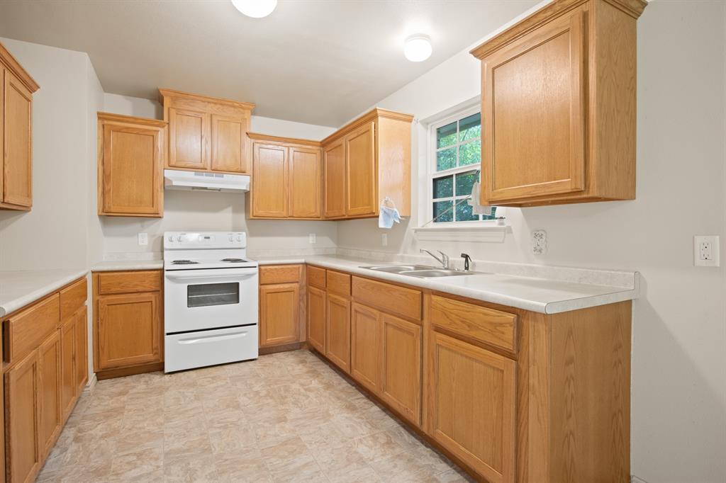 65 Rhyne Boulevard Avinger, TX 75630 - Photo 11 of 35