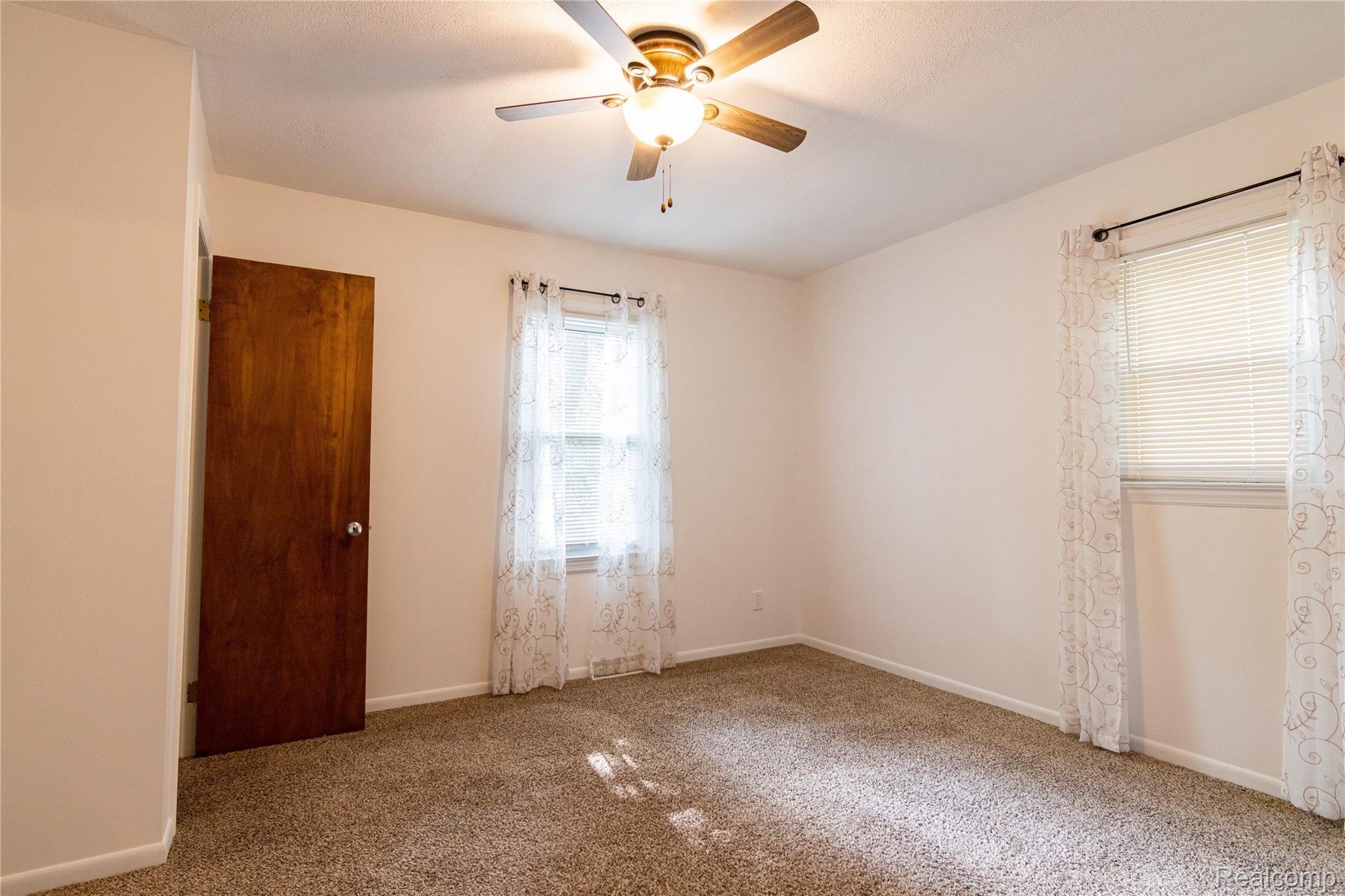 8348 Davison Road Davison, MI 48423 - Photo 7 of 22 8348 Davison Rd (16).jpg