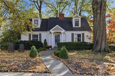 $440,000 | 3007 West 51st Terrace, Westwood, KS 66205