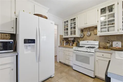 $440,000 | 3007 West 51st Terrace, Westwood, KS 66205