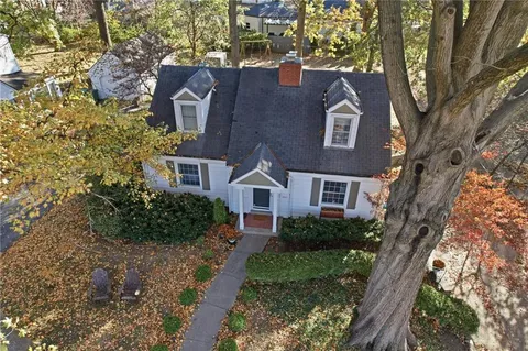 $440,000 | 3007 West 51st Terrace, Westwood, KS 66205