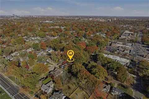 $440,000 | 3007 West 51st Terrace, Westwood, KS 66205