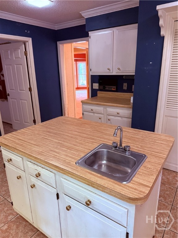 18 Monastery Road Savannah, GA 31411 - Photo 22 of 50 Extra sink at kitchen island