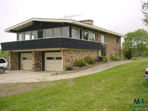 9985 Big Hand Road Columbus, MI 48063 - Photo 2 of 9 721402-1.JPG
