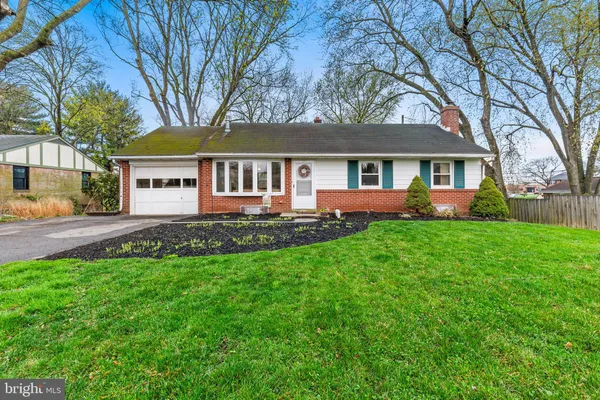 $325,000 | 1444 Glen Moore Circle, Lancaster, PA 17601