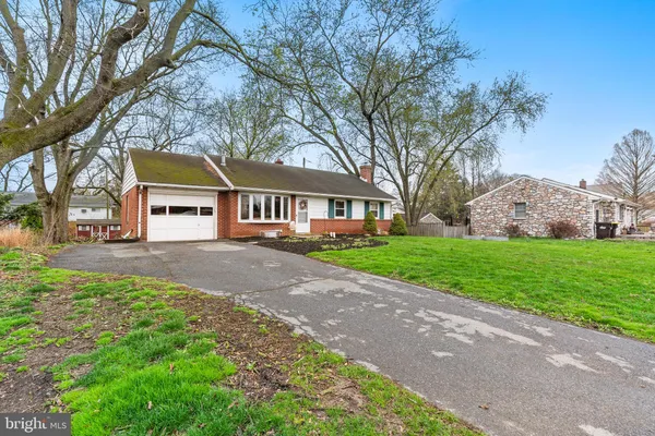 $325,000 | 1444 Glen Moore Circle, Lancaster, PA 17601