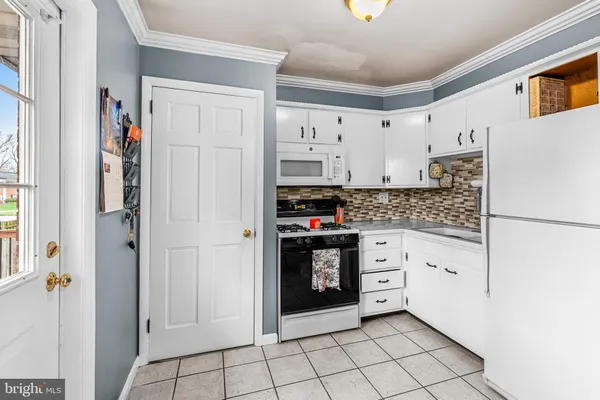 $325,000 | 1444 Glen Moore Circle, Lancaster, PA 17601