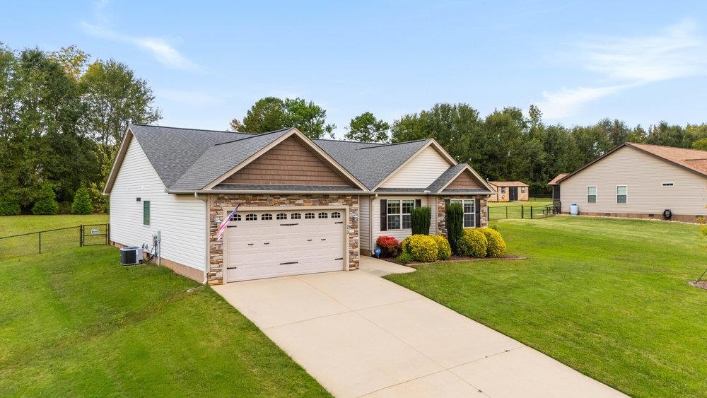 373 Saddlers Run Chesnee, SC 29323 - Photo 2 of 31