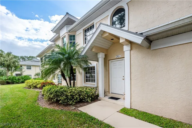 $399,500 | 2852 Aintree Lane, Unit K201, Naples, FL 34112