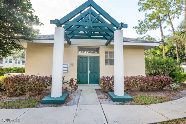 $399,500 | 2852 Aintree Lane, Unit K201, Naples, FL 34112