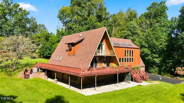 $419,000 | 301 Cherry Street Southeast, Wise, VA 24293