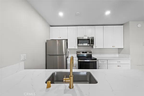 $2,500 | 7 Linda Vista Road, Unit 7, San Diego, CA 92111