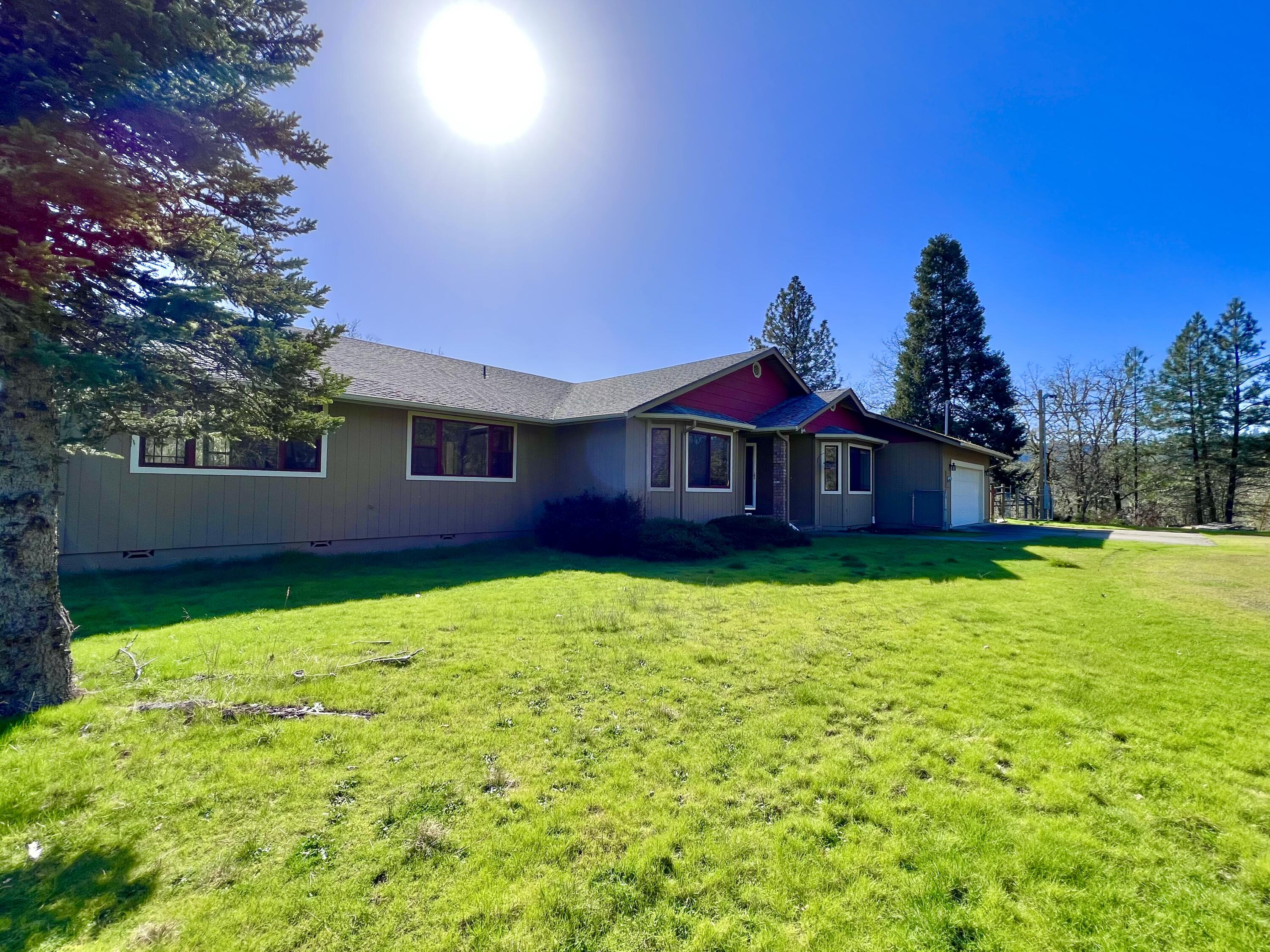 5525 Tunnel Loop Road Grants Pass, OR 97526 - Photo 61 of 65 55