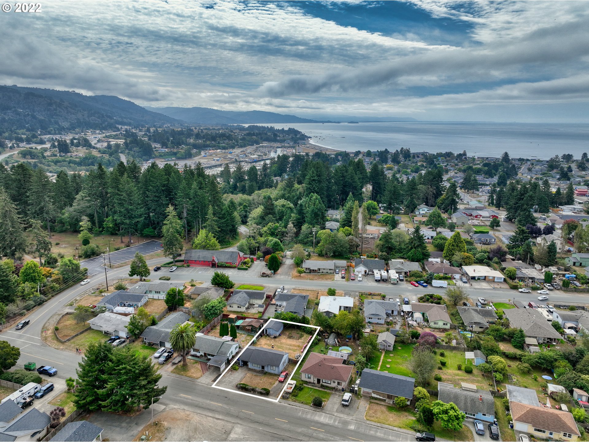413 Azalea Park Road Brookings, OR 97415 - Photo 9 of 10 Gallery Image 9