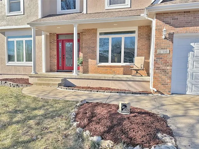 $575,000 | 3796 Southwest Boulder Drive, Lee's Summit, MO 64082