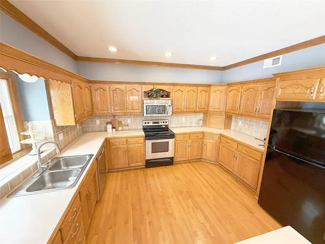 $575,000 | 3796 Southwest Boulder Drive, Lee's Summit, MO 64082