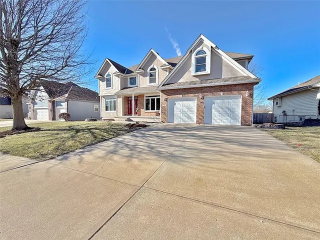 $575,000 | 3796 Southwest Boulder Drive, Lee's Summit, MO 64082