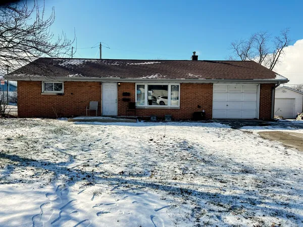 $142,000 | 9 Cottonwood Street, Bloomington, IL 61701