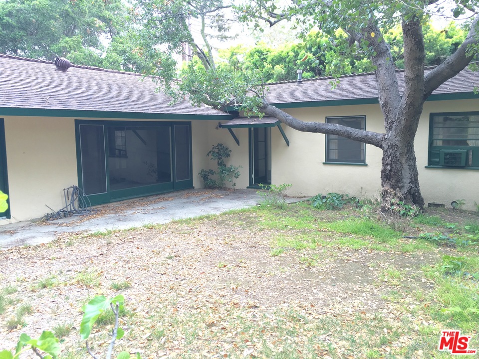 875 Brooktree Road Pacific Palisades, CA 90402 - Photo 4 of 6 Gallery Image 4