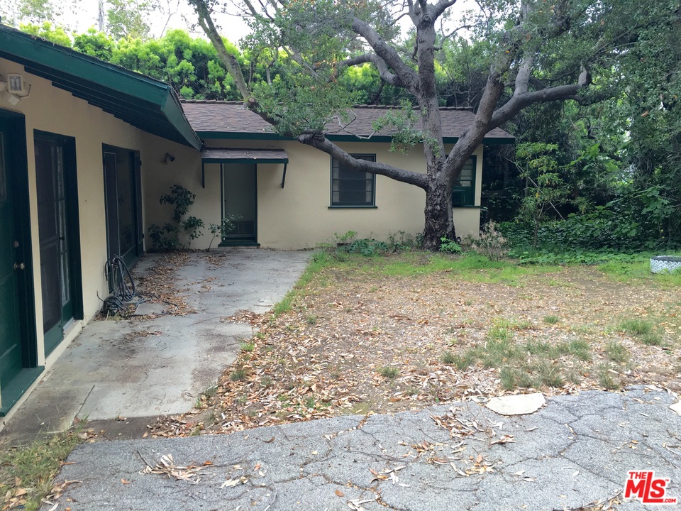 875 Brooktree Road Pacific Palisades, CA 90402 - Photo 5 of 6 Gallery Image 5