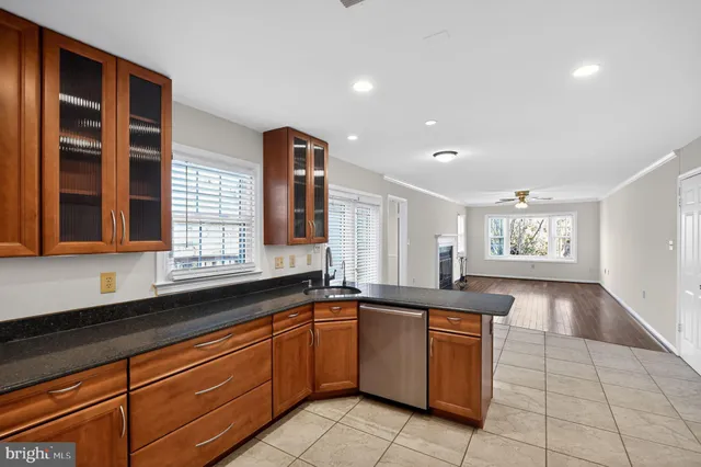 $4,699 | 102 Cunningham Park Court Southeast, Vienna, VA 22180