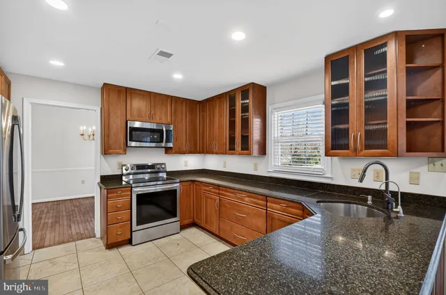 $4,699 | 102 Cunningham Park Court Southeast, Vienna, VA 22180