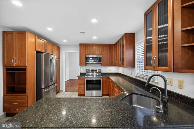 $4,699 | 102 Cunningham Park Court Southeast, Vienna, VA 22180