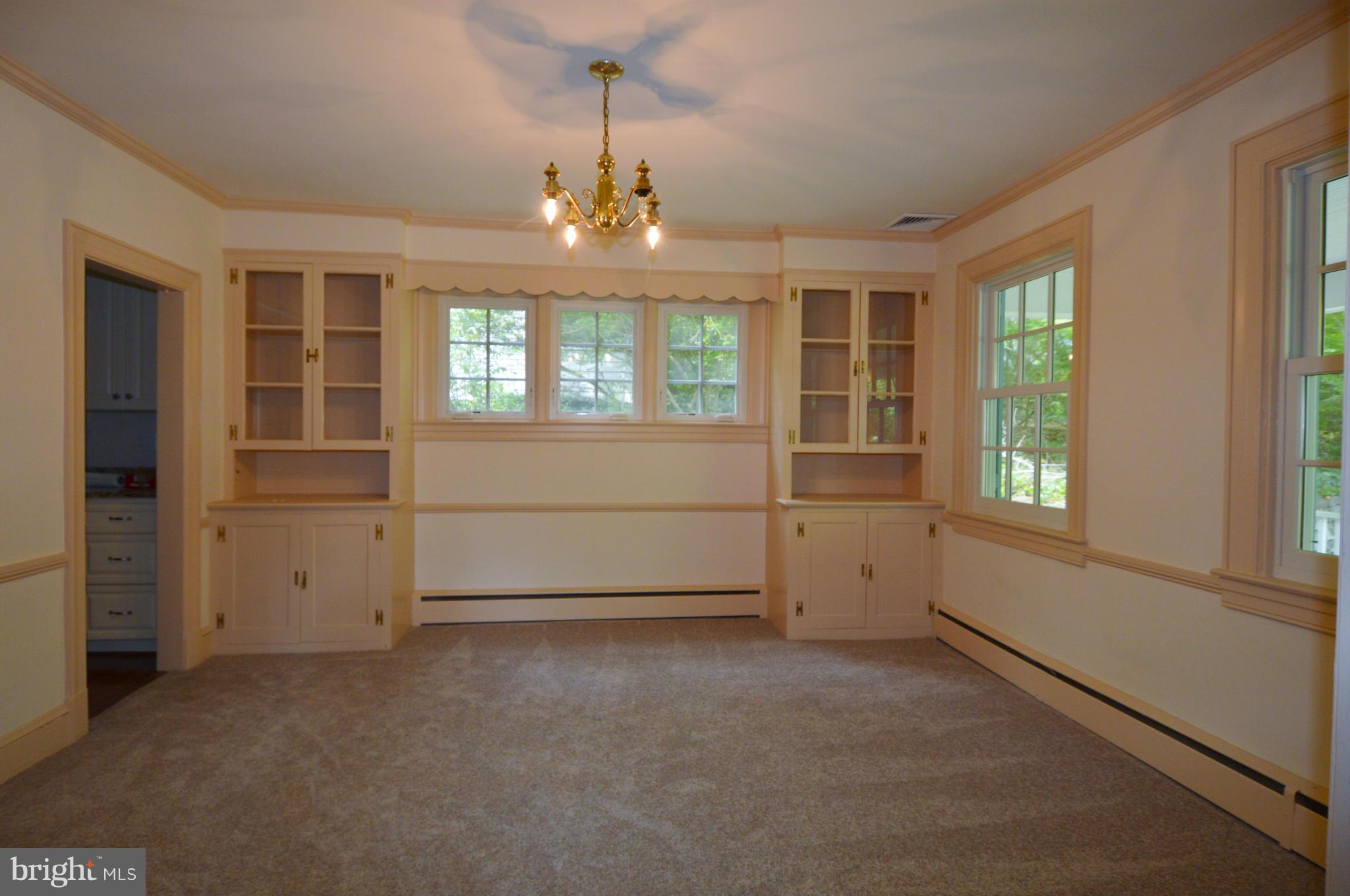 2240 Crest Road Baltimore, MD 21209 - Photo 11 of 25 Dining Room