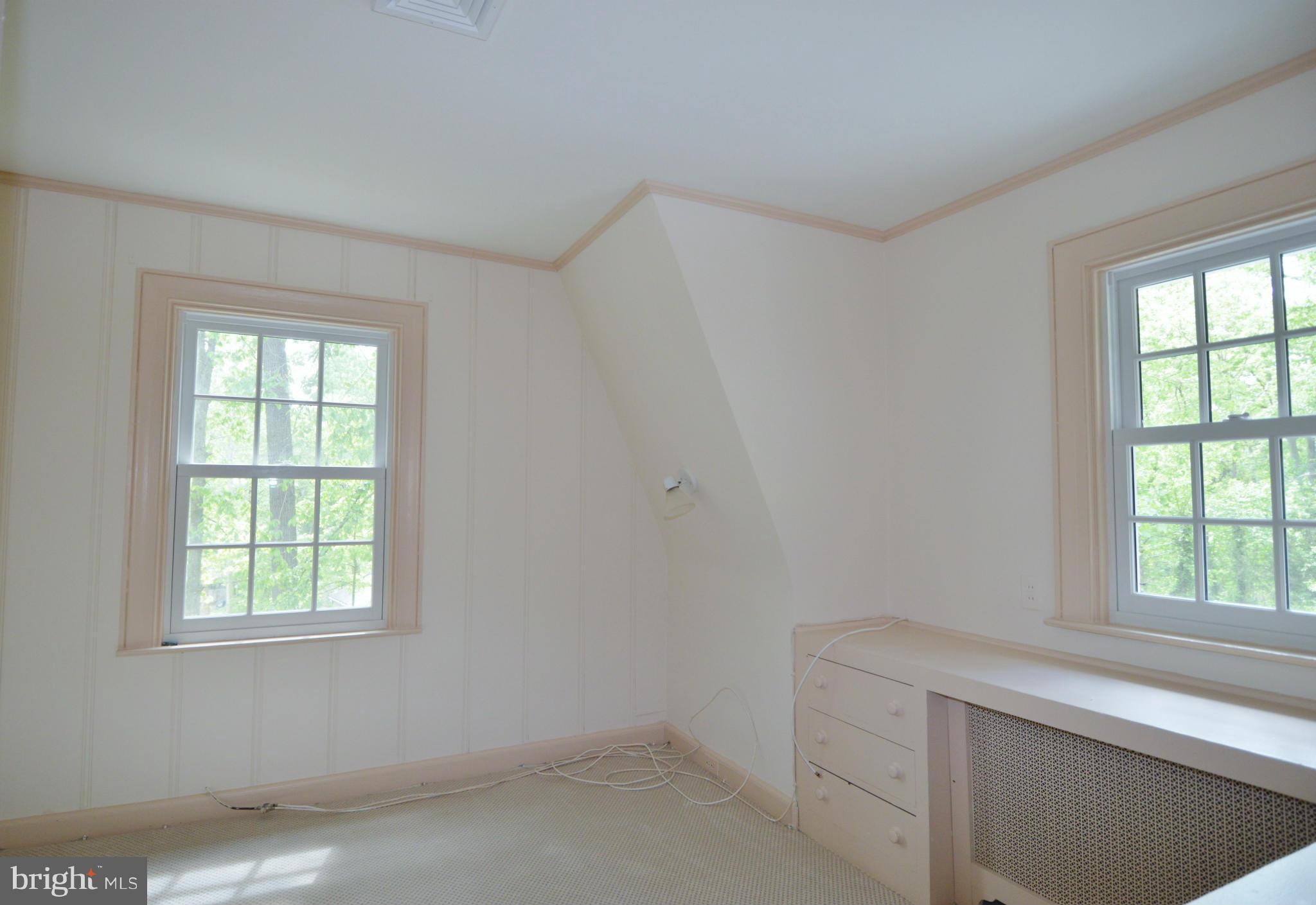 2240 Crest Road Baltimore, MD 21209 - Photo 17 of 25 Bedroom