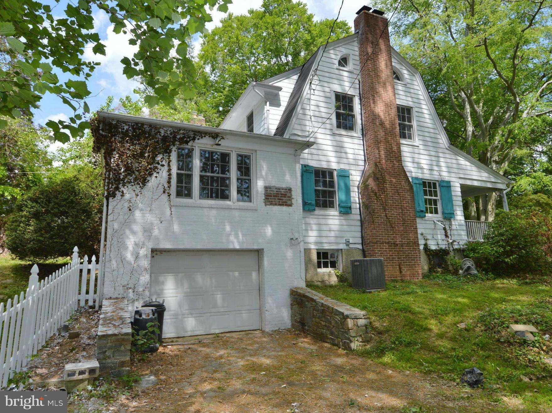 2240 Crest Road Baltimore, MD 21209 - Photo 20 of 25 Side 1 car garage