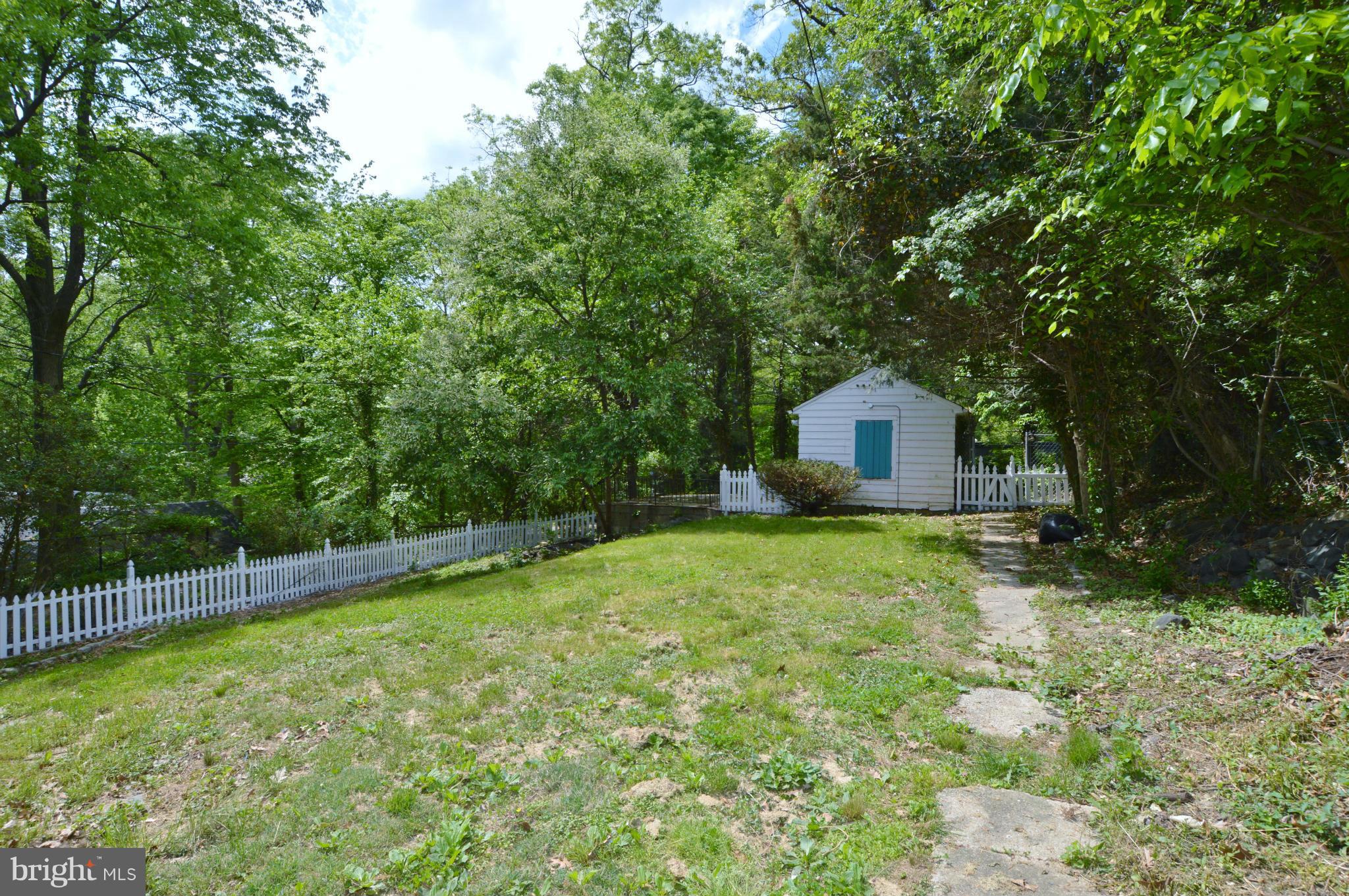 2240 Crest Road Baltimore, MD 21209 - Photo 24 of 25 Exterior (Rear)
