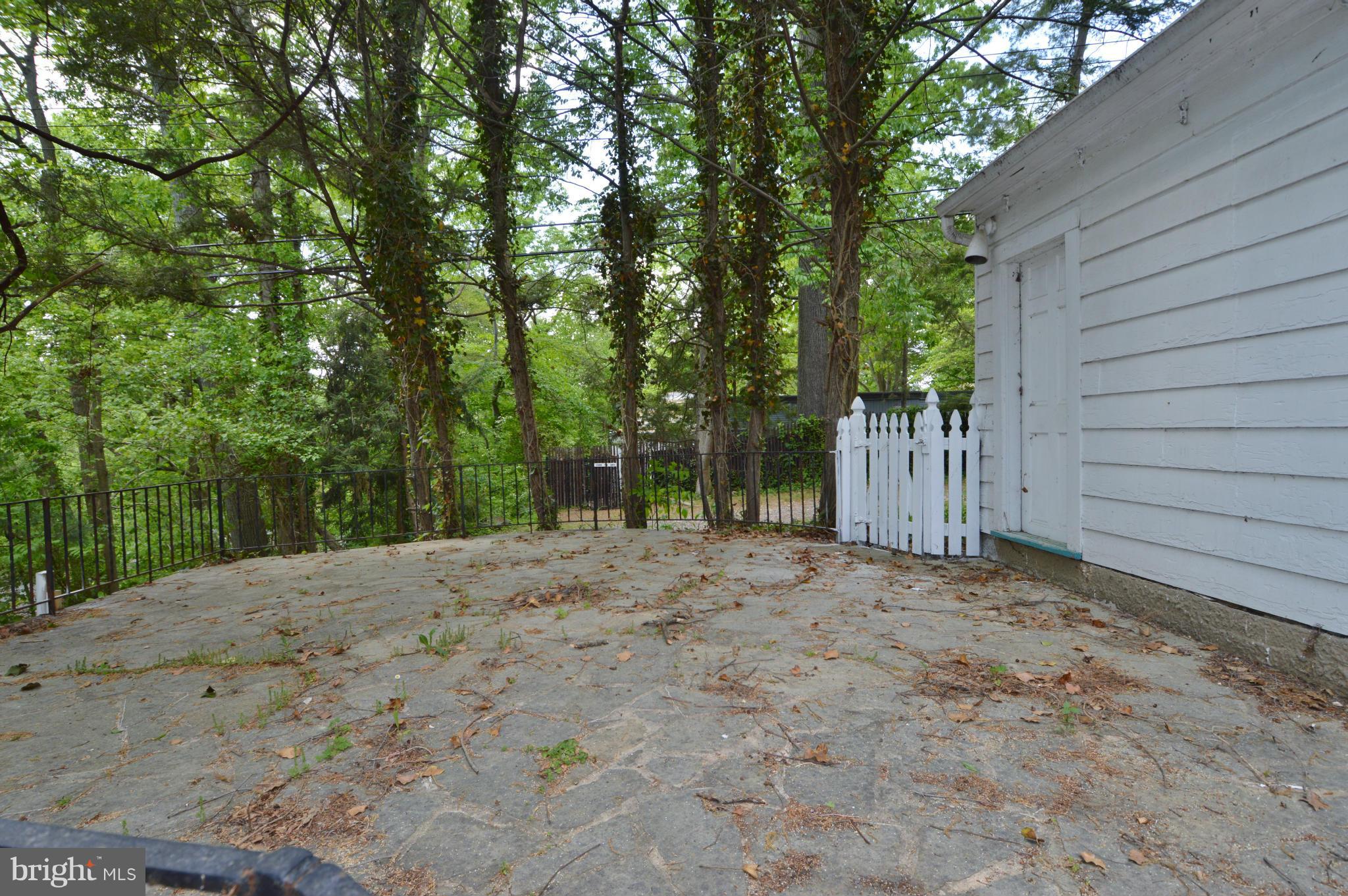 2240 Crest Road Baltimore, MD 21209 - Photo 25 of 25 Patio