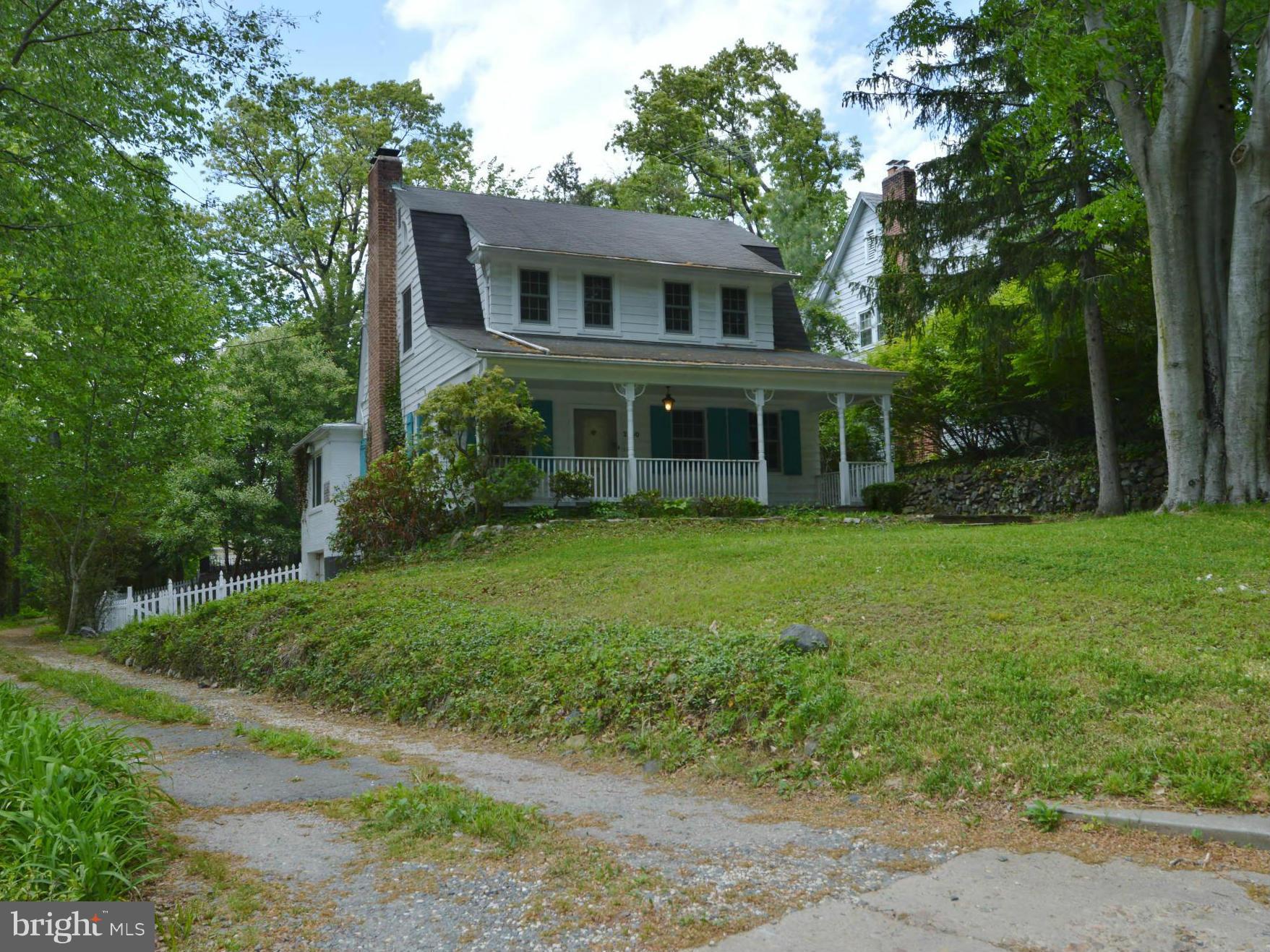 2240 Crest Road Baltimore, MD 21209 - Photo 4 of 25 Exterior (Front)