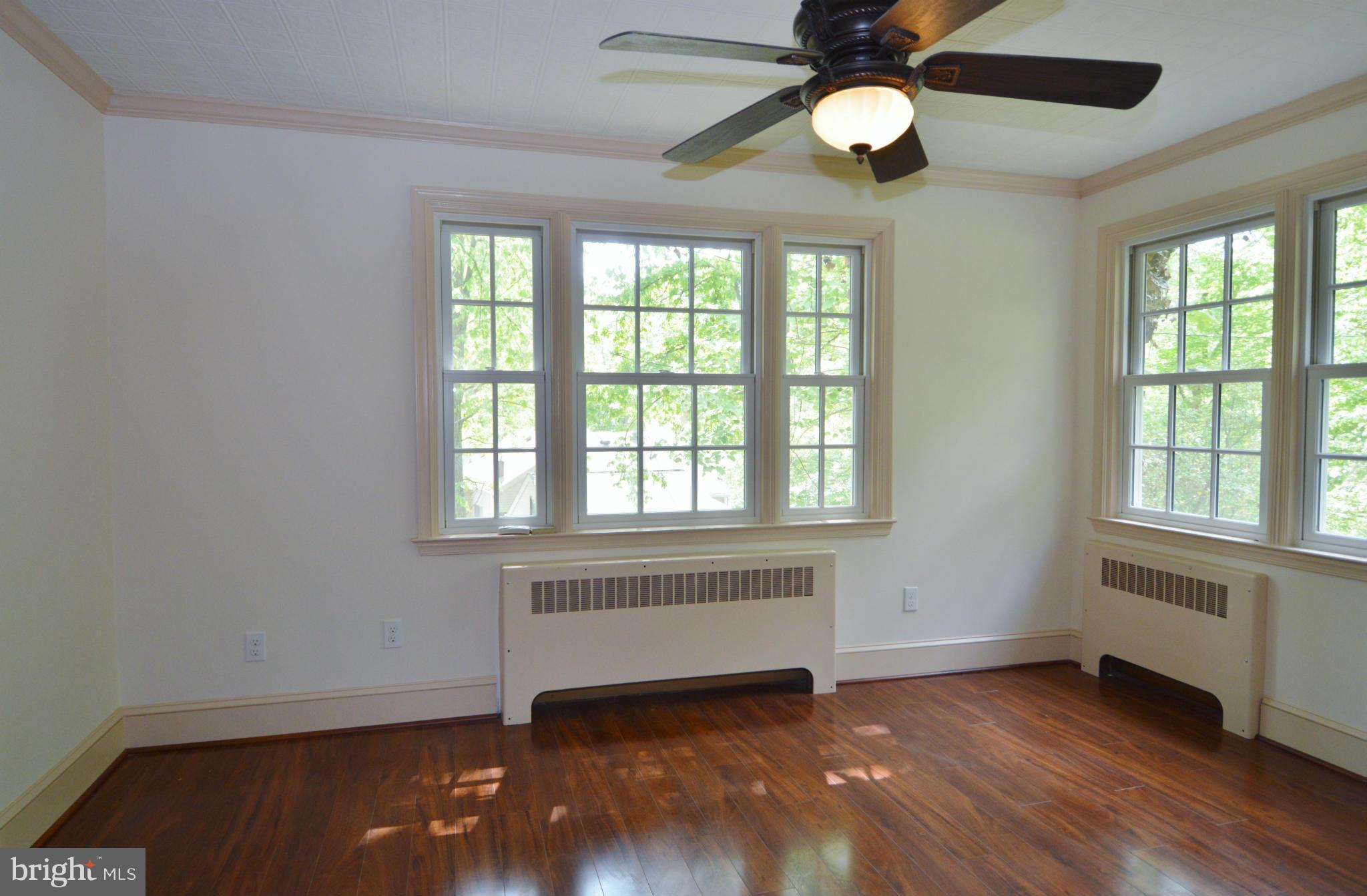 2240 Crest Road Baltimore, MD 21209 - Photo 9 of 25 Family Room