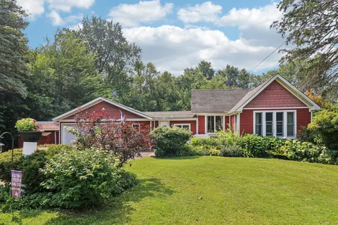 $579,000 | 26225 West Merton Road, Barrington, IL 60010