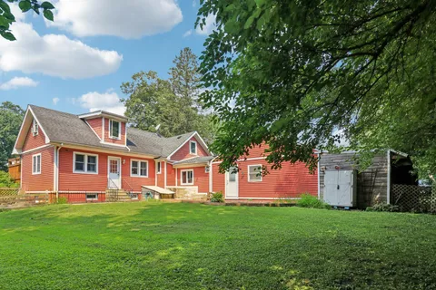 $579,000 | 26225 West Merton Road, Barrington, IL 60010