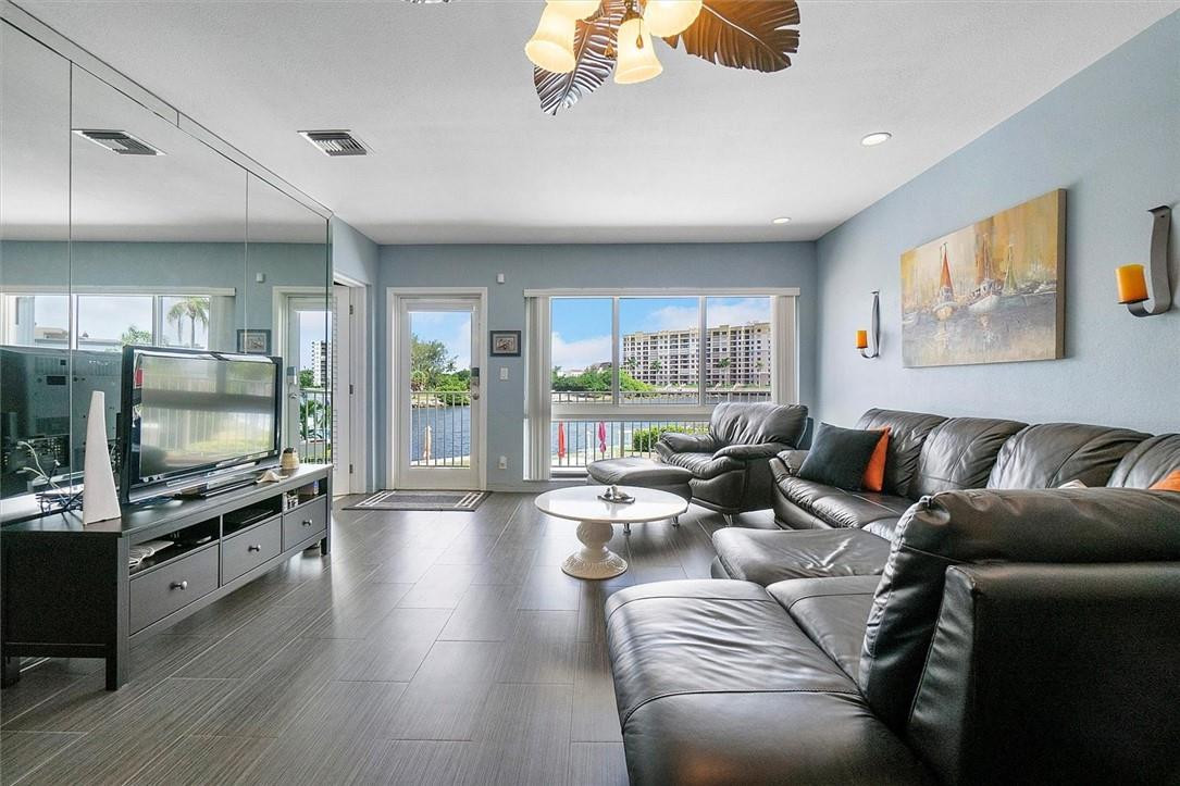 999 North Riverside Drive, Unit 9 Pompano Beach, FL 33062 - Photo 3 of 24 Photo 3