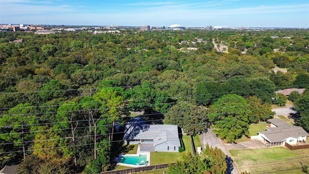 112 Virginia Lane Arlington, TX 76010 - Photo 38 of 39 an aerial view of a houses with a yard and lake view