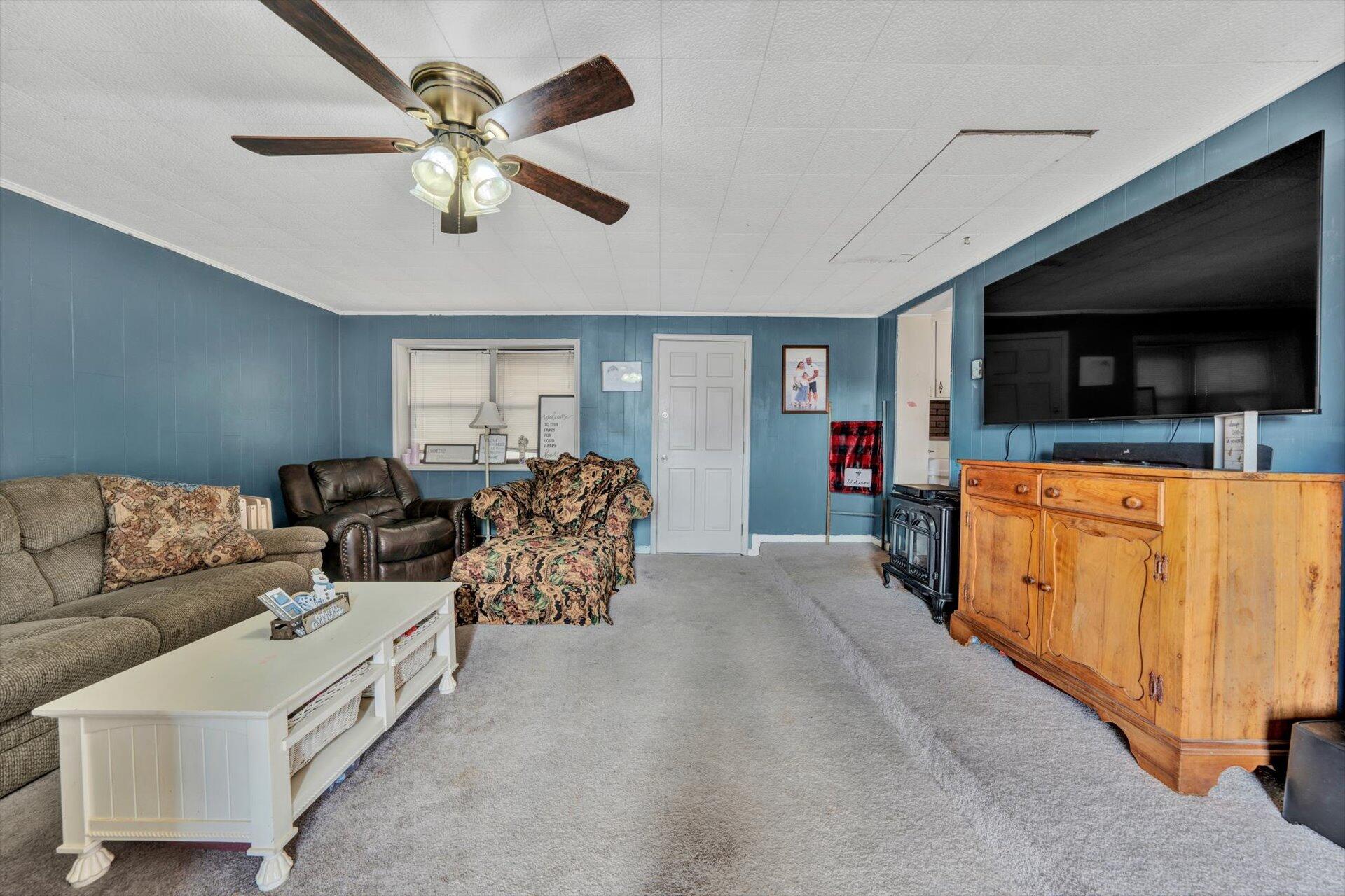 950 Scuffling Hill Road Rocky Mount, VA 24151 - Photo 15 of 16 Bedroom 3