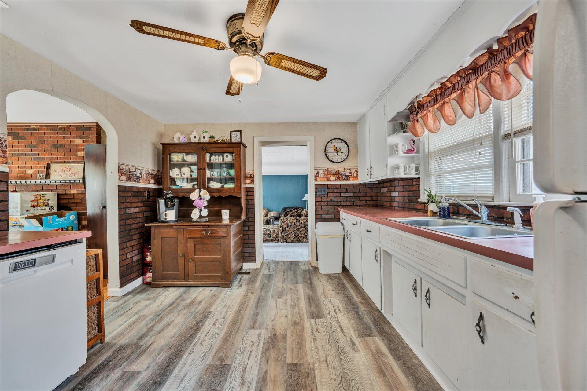 950 Scuffling Hill Road Rocky Mount, VA 24151 - Photo 6 of 16 Kitchen